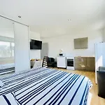 Louis Place Du Marche Apartament *