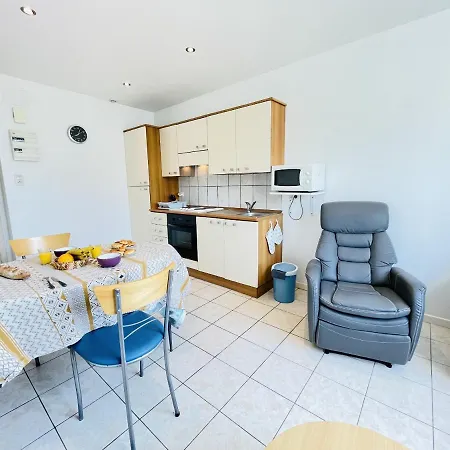 Louis Place Du Marche