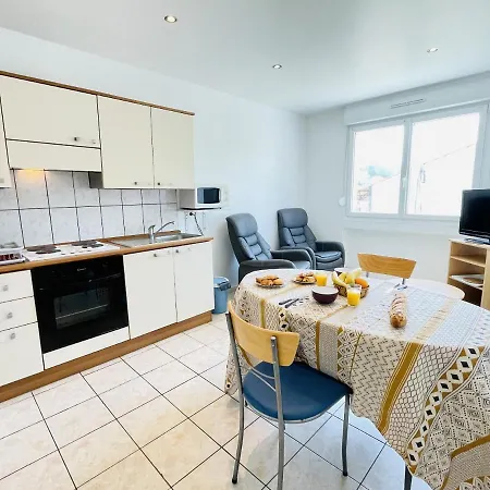 Lägenhet Louis Place Du Marche