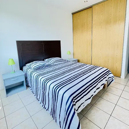 Louis Place Du Marche *