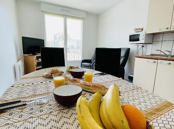 Louis Place Du Marche