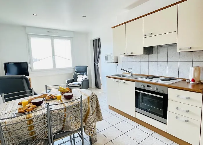 Louis Place Du Marche Apartment