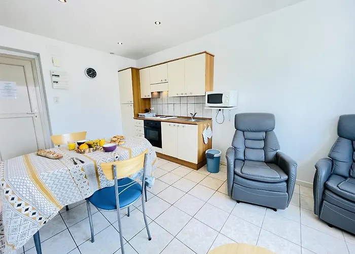 Louis Place Du Marche