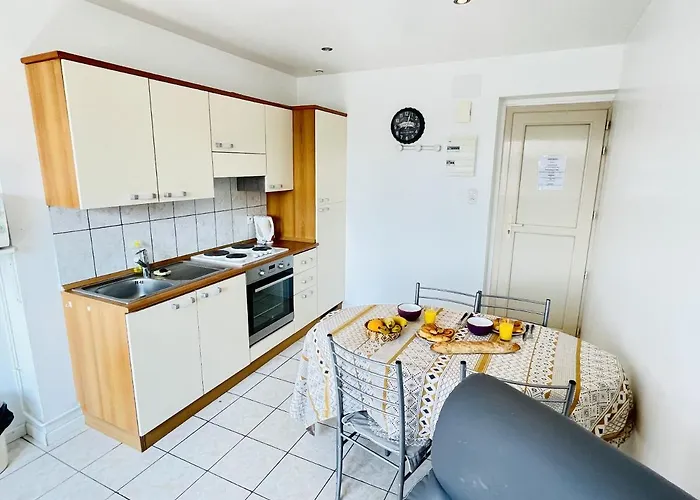 Louis Place Du Marche *