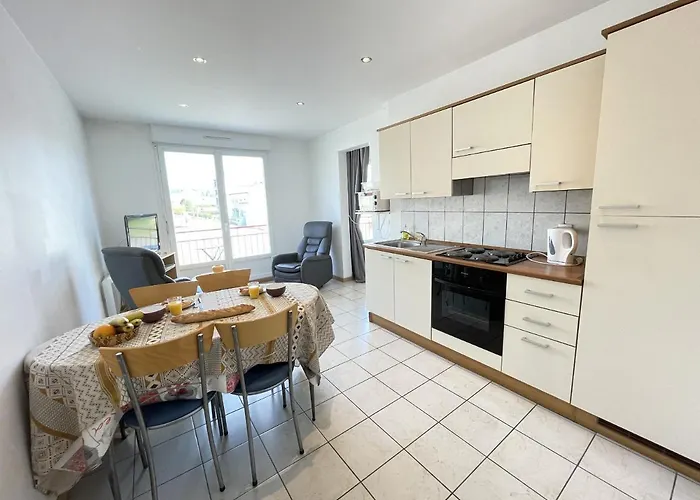 Louis Place Du Marche Apartment