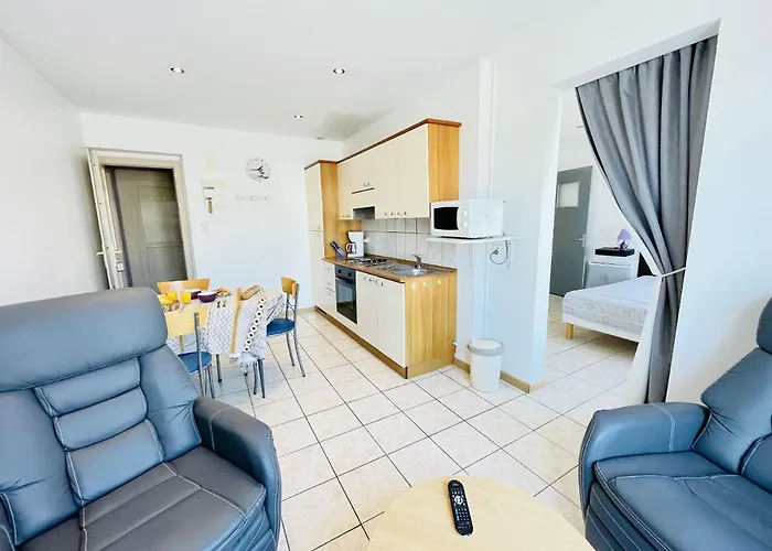 Louis Place Du Marche