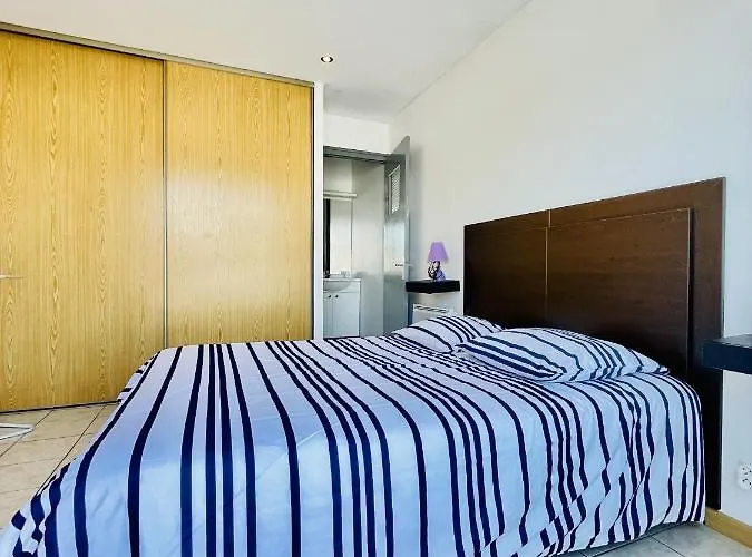 Louis Place Du Marche * Bains-les-Bains